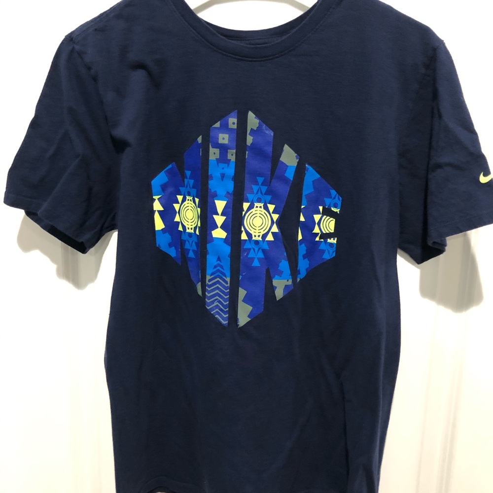 The Nike Tee, Athletic Cut, Sz L